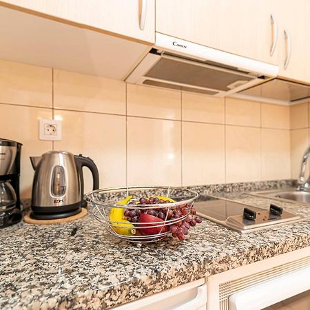 أرونا Apartamentos En El Centro De Los Cristianos المظهر الخارجي الصورة