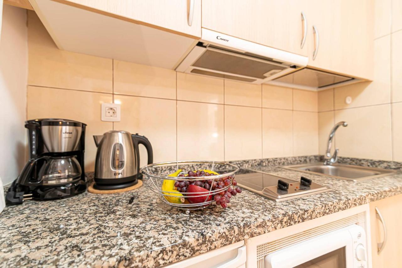 أرونا Apartamentos En El Centro De Los Cristianos المظهر الخارجي الصورة
