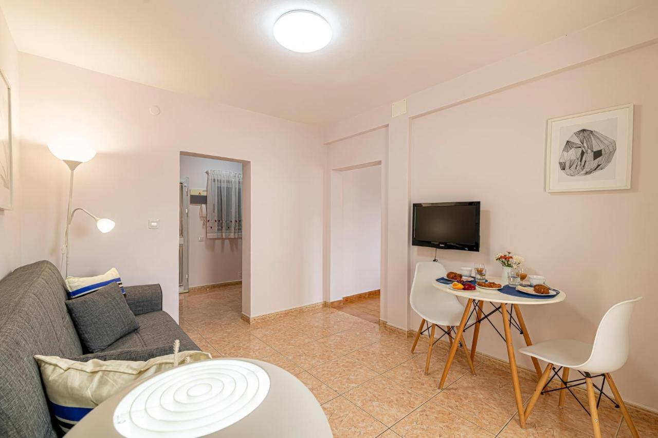 أرونا Apartamentos En El Centro De Los Cristianos المظهر الخارجي الصورة