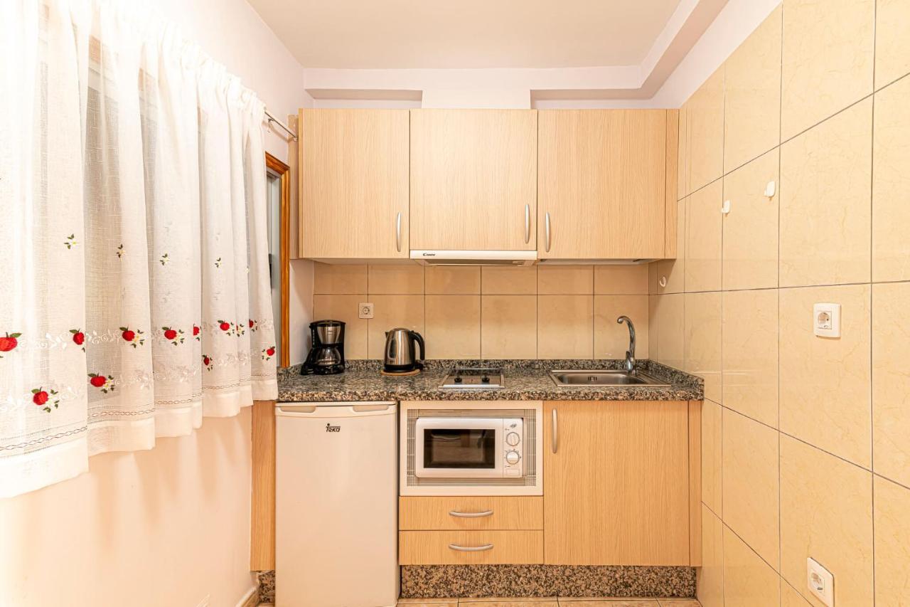 أرونا Apartamentos En El Centro De Los Cristianos المظهر الخارجي الصورة