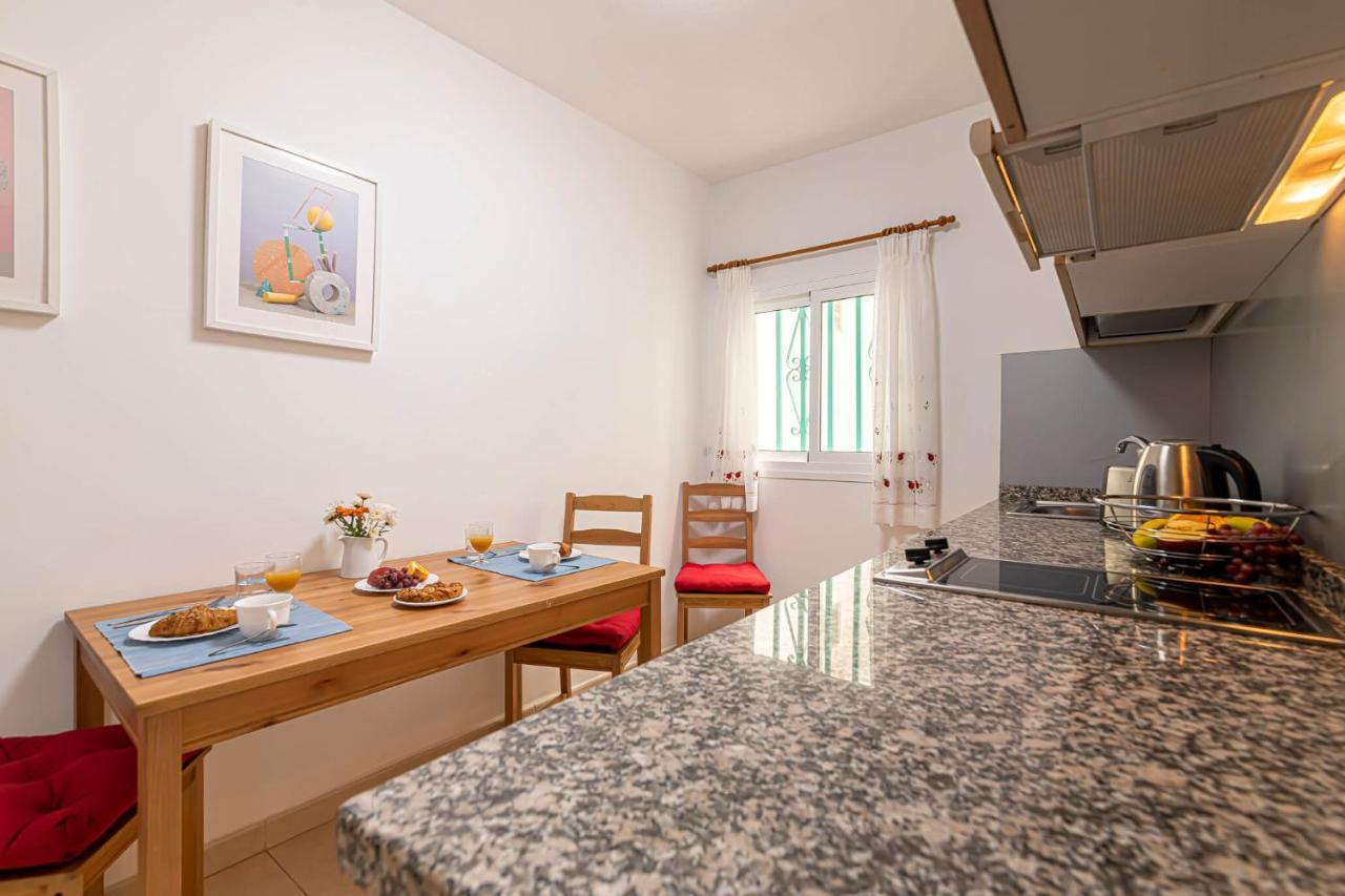 أرونا Apartamentos En El Centro De Los Cristianos المظهر الخارجي الصورة