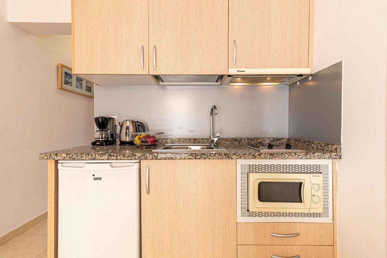 أرونا Apartamentos En El Centro De Los Cristianos المظهر الخارجي الصورة