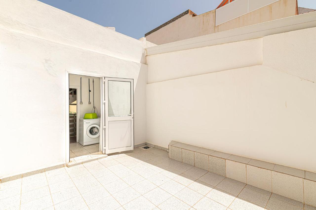 أرونا Apartamentos En El Centro De Los Cristianos المظهر الخارجي الصورة