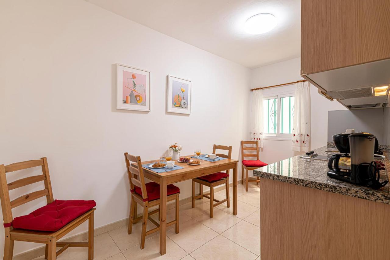 أرونا Apartamentos En El Centro De Los Cristianos المظهر الخارجي الصورة