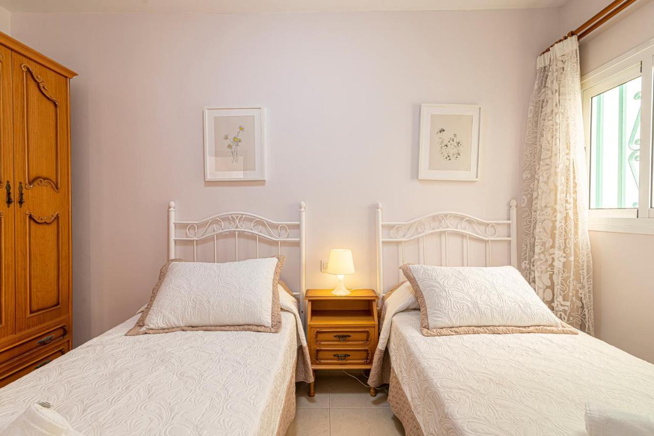 أرونا Apartamentos En El Centro De Los Cristianos المظهر الخارجي الصورة
