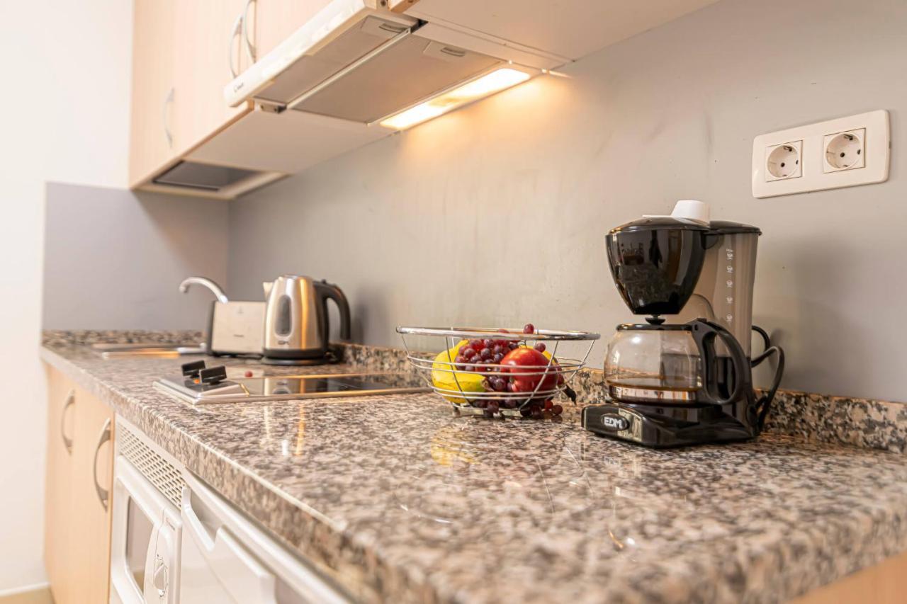أرونا Apartamentos En El Centro De Los Cristianos المظهر الخارجي الصورة