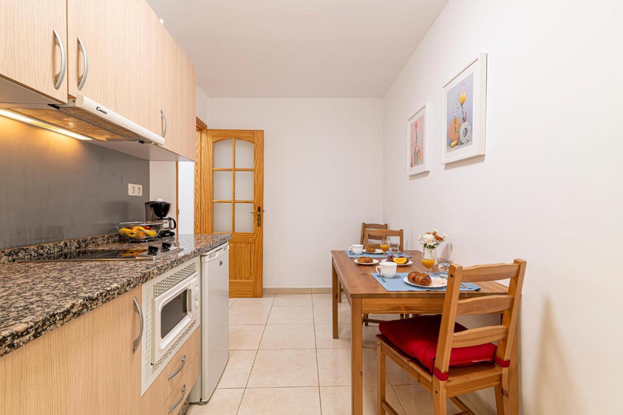 أرونا Apartamentos En El Centro De Los Cristianos المظهر الخارجي الصورة