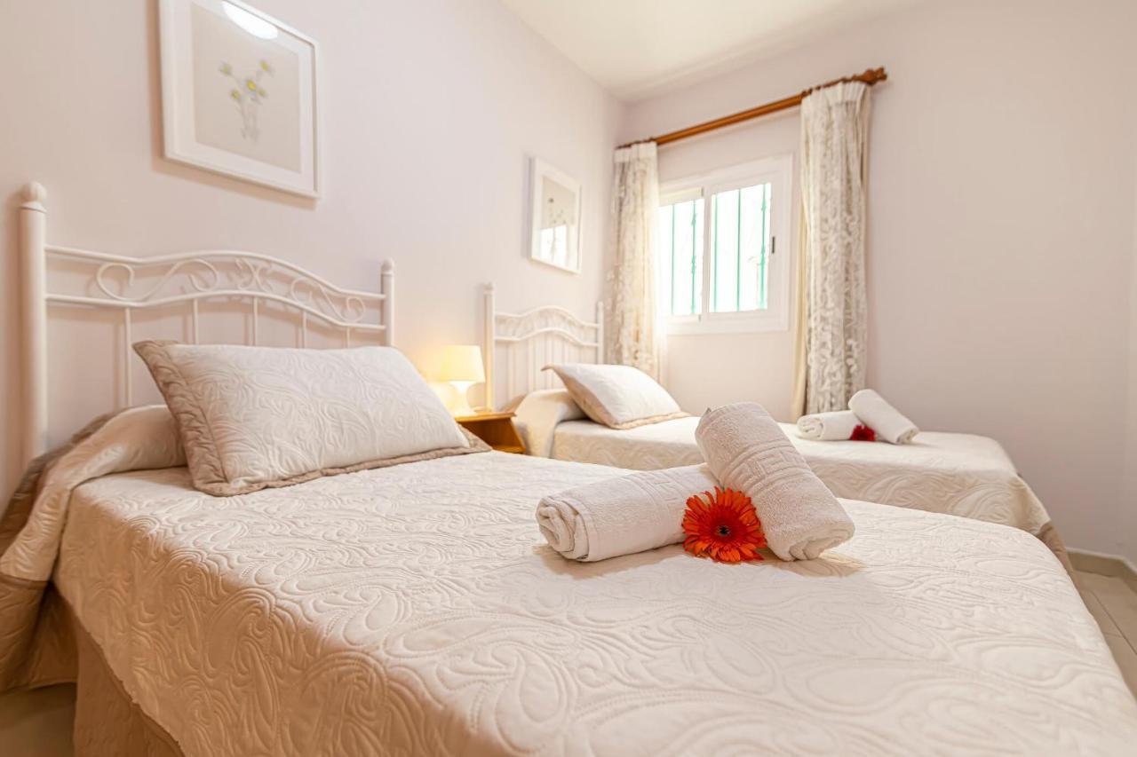 أرونا Apartamentos En El Centro De Los Cristianos المظهر الخارجي الصورة