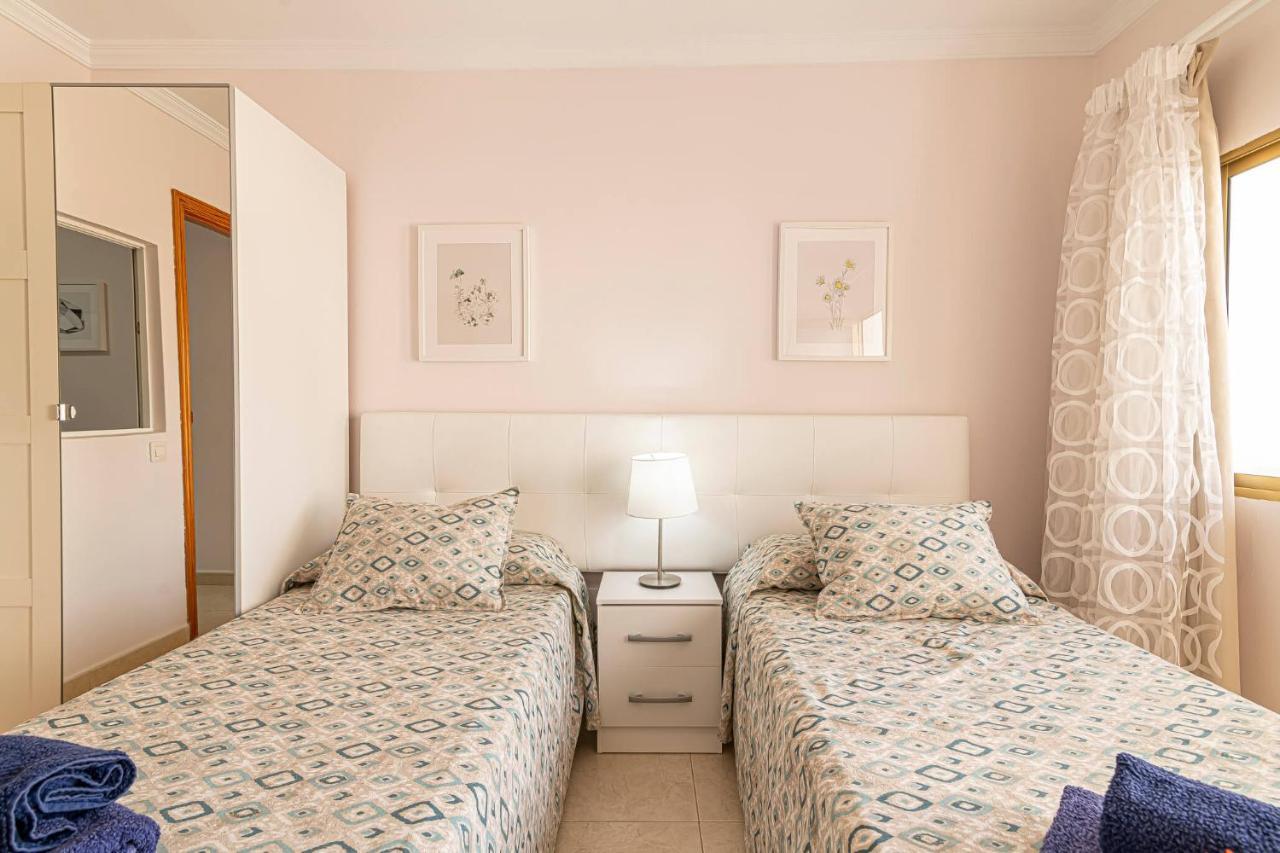 أرونا Apartamentos En El Centro De Los Cristianos المظهر الخارجي الصورة
