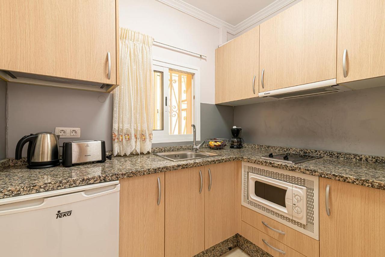 أرونا Apartamentos En El Centro De Los Cristianos المظهر الخارجي الصورة