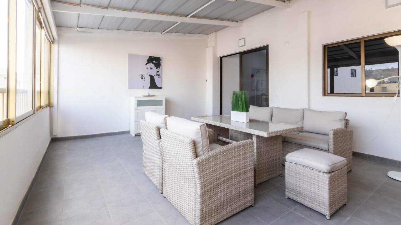 أرونا Apartamentos En El Centro De Los Cristianos المظهر الخارجي الصورة