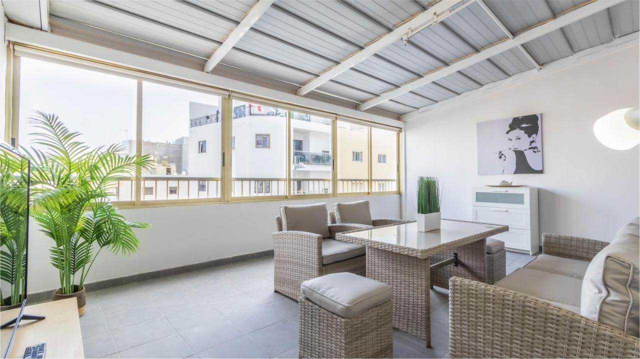 أرونا Apartamentos En El Centro De Los Cristianos المظهر الخارجي الصورة